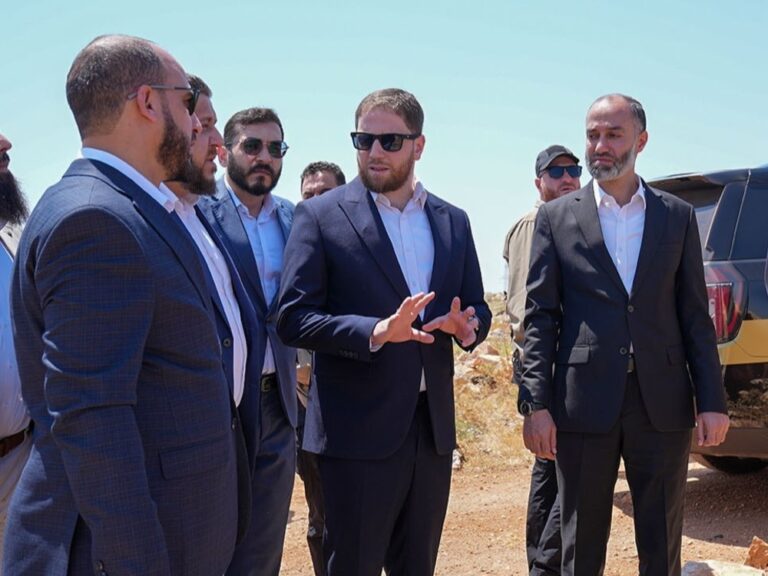 المنافذ والجمارك تبحث مع محافظ حماة مشروع إنشاء منطقة حرة وميناء جاف