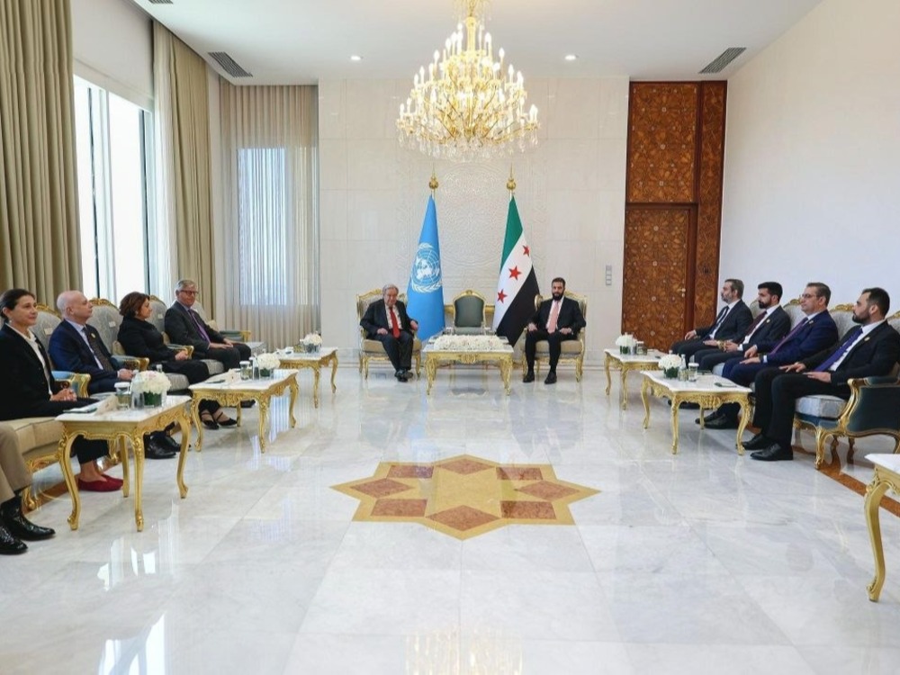 الرئيس أحمد الشرع يبحث مع أمين عام الأمم المتحدة دعم التعاون الإنساني وإعادة الإعمار