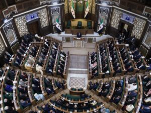 في جلسته الأولى.. أعضاء مجلس الشعب يؤدون القسم بحضور الرئيس الشرع
