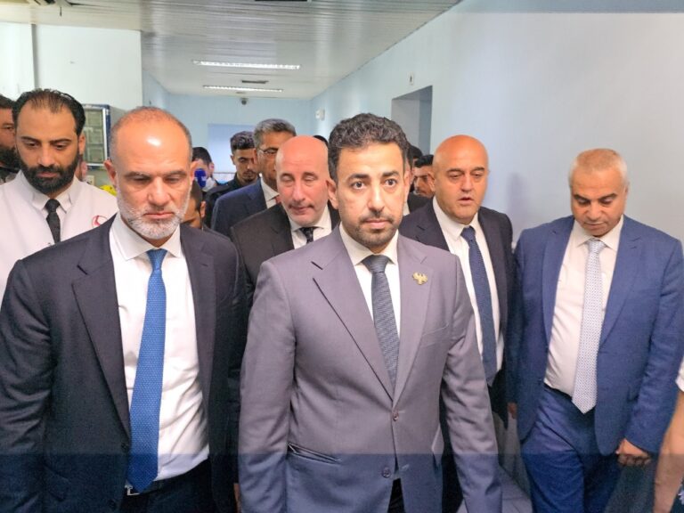 وزير الصحة يتفقد الوضع الصحي للمعتمرين اللبنانيين المصابين بحادث سير في درعا