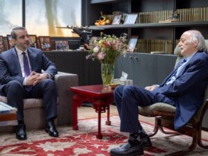 الشيباني يبحث مع جنبلاط مستقبل العلاقات السورية-اللبنانية في لقاء بيروت