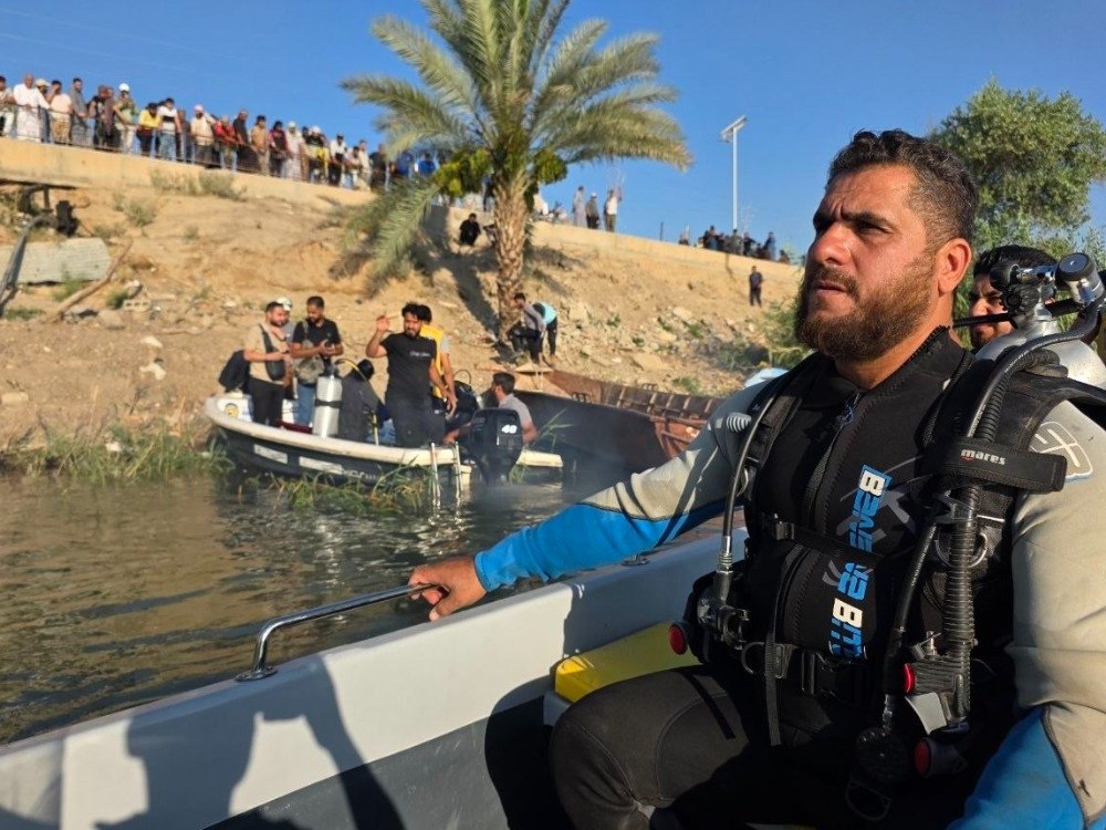 الدفاع المدني للإخبارية: سرعة الجريان وضعف الرؤية أبرز تحديات إنقاذ ضحايا عبّارة الفرات
