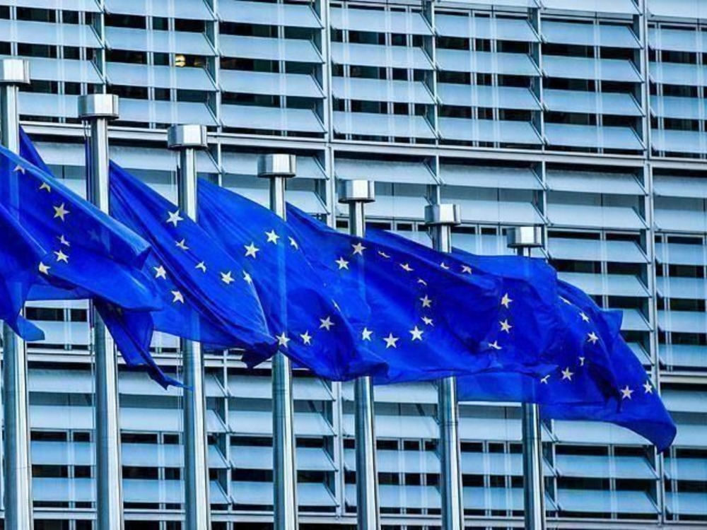 بيان أوروبي خليجي يدين الهجمات الإيرانية ويتمسك بحرية الملاحة في مضيق هرمز