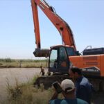 الدفاع المدني يواصل البحث عن مفقودين إثر غرق سيارة بنهر البليخ في الرقة