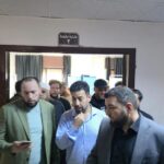وزير الصحة ومحافظ حمص أثناء تفقد مصابي حادث طريق دمشق دير الزور