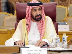 رئيس البرلمان العربي يهنئ العواك ويؤكد ضرورة دعم التعاون بين المؤسستين التشريعيتين