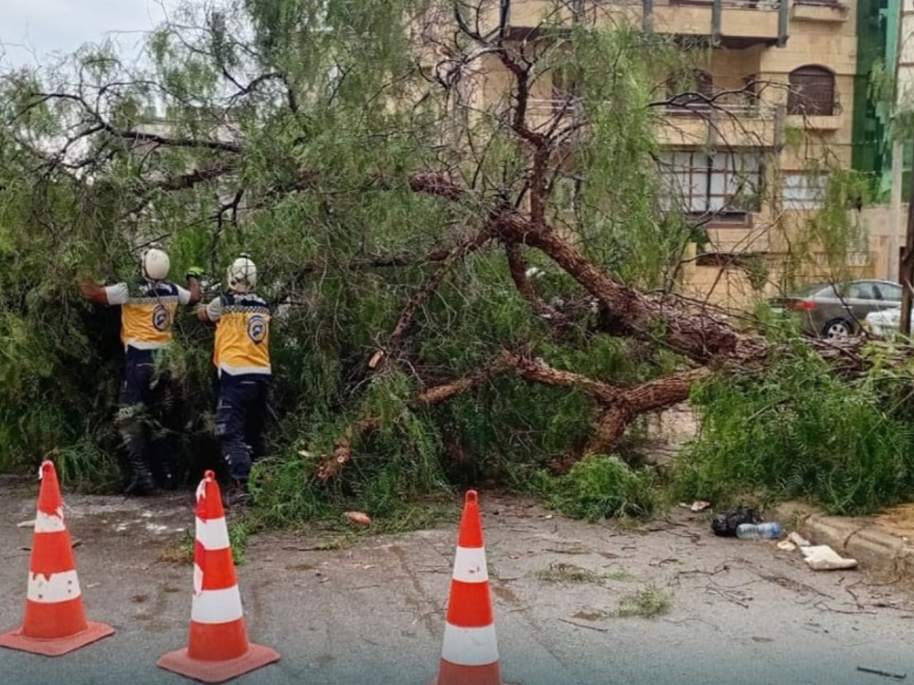 وزارة الطوارئ تستجيب لـ58 حالة طارئة جراء الاضطراب الجوي في 5 محافظات