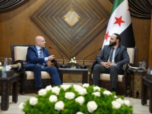 محافظ حلب يبحث مع نائب المبعوث الأممي دعم التعافي والاستثمار