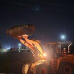 دير الزور.. تدعيم الجسر الترابي تحسباً لارتفاع منسوب نهر الفرات