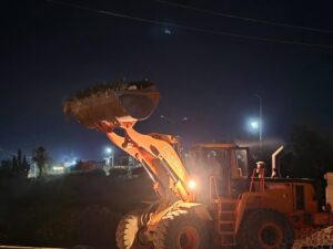 دير الزور.. تدعيم الجسر الترابي تحسباً لارتفاع منسوب نهر الفرات