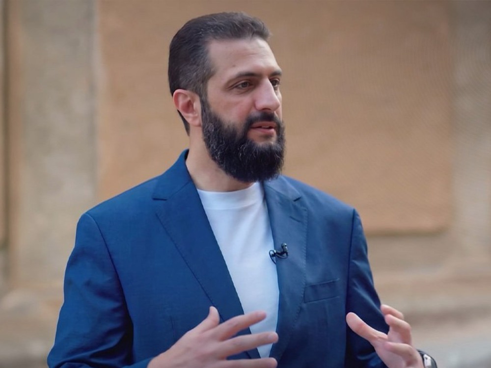 الرئيس أحمد الشرع خلال حديثه عن محطات حياته ورؤيته لبناء الدولة
