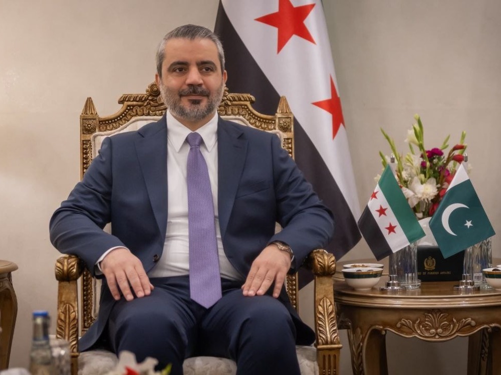 وزير الخارجية يلتقي قائد الجيش الباكستاني ووزير التجارة الباكستاني في إسلام آباد
