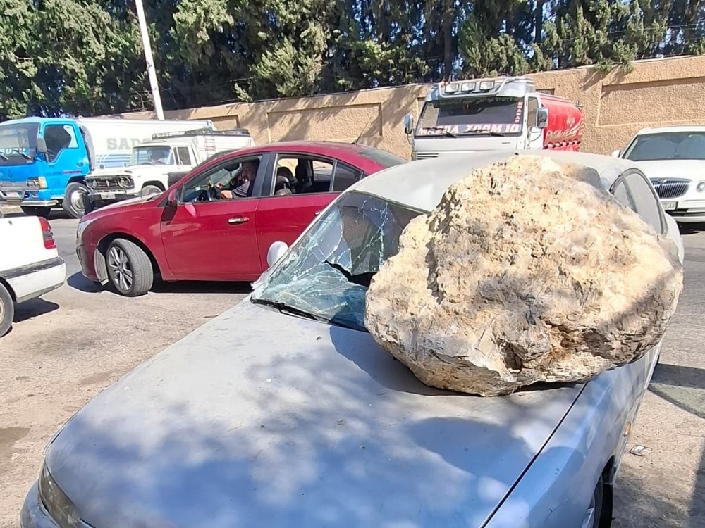 محافظة دمشق توضح أسباب سقوط صخرة من سفح جبل قاسيون باتجاه منطقة خورشيد