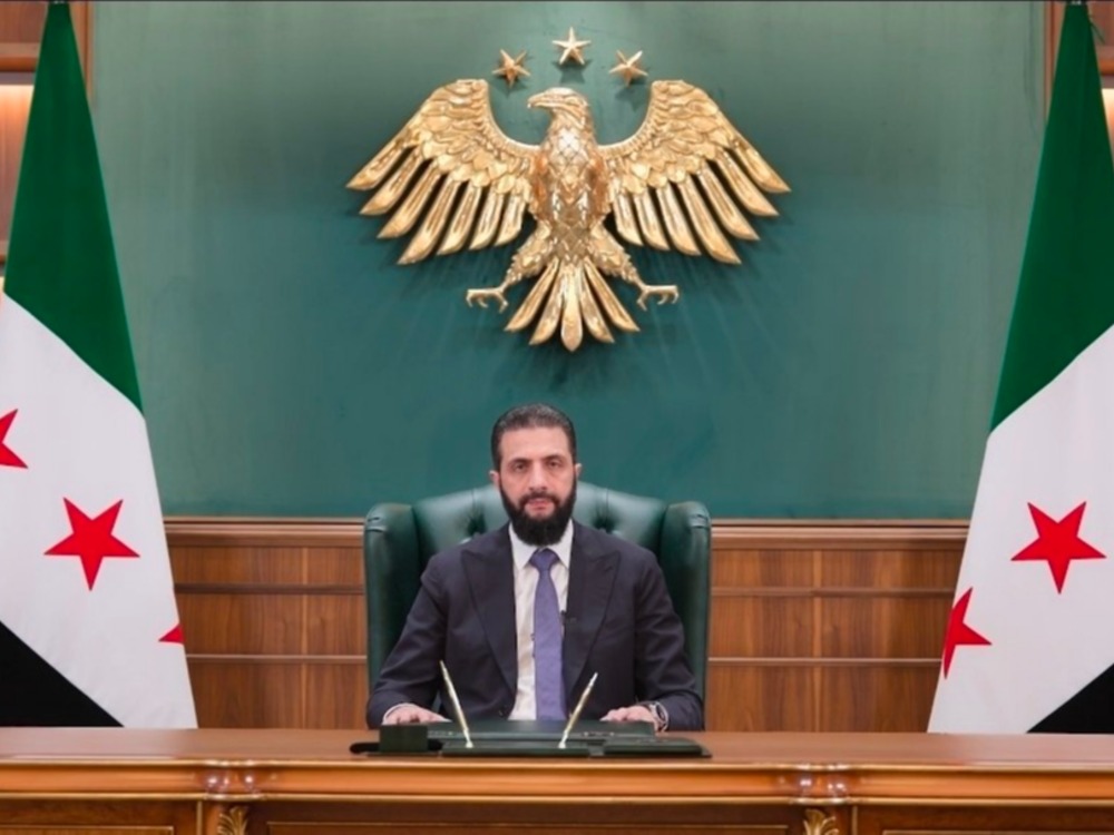السيد الرئيس أحمد الشرع خلال كلمته المصورة للشعب السوري