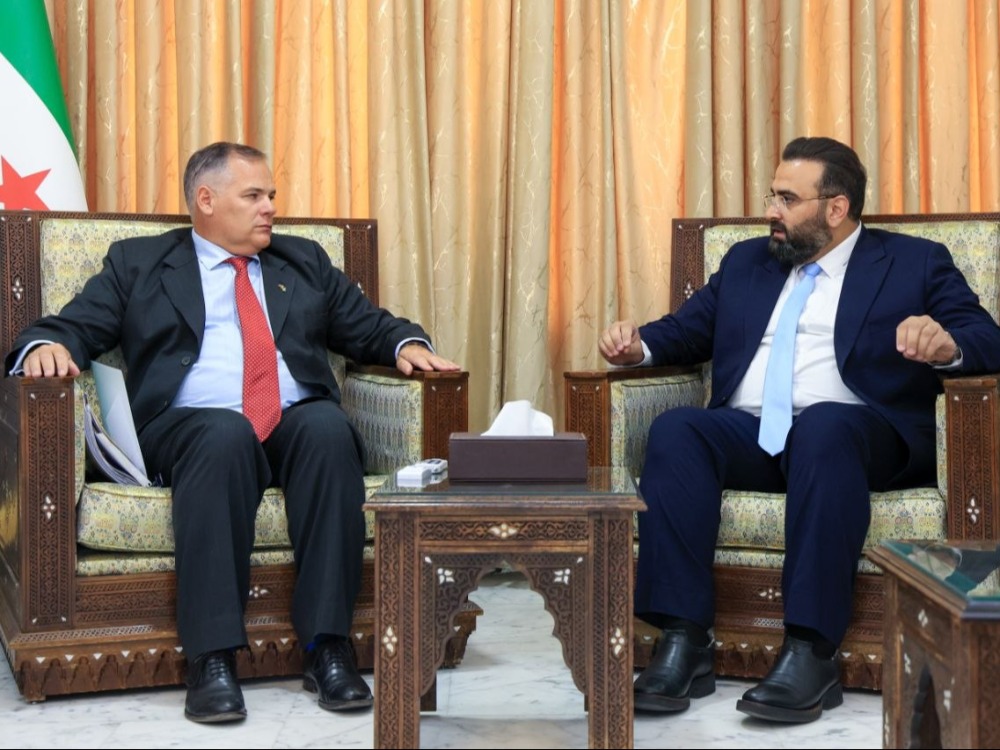 وزير الإعلام يبحث مع وفد بريطاني عدداً من المسائل المتعلقة بالشأن الإعلامي