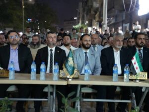 محافظ حلب عزام الغريب ومعاون وزير الطاقة أسامة أبو زيد أثناء تدشين مشروع كهرباء حي السكري
