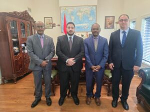 القائم بالأعمال في واشنطن يبحث مع سفير السودان تعزيز العلاقات الثنائية