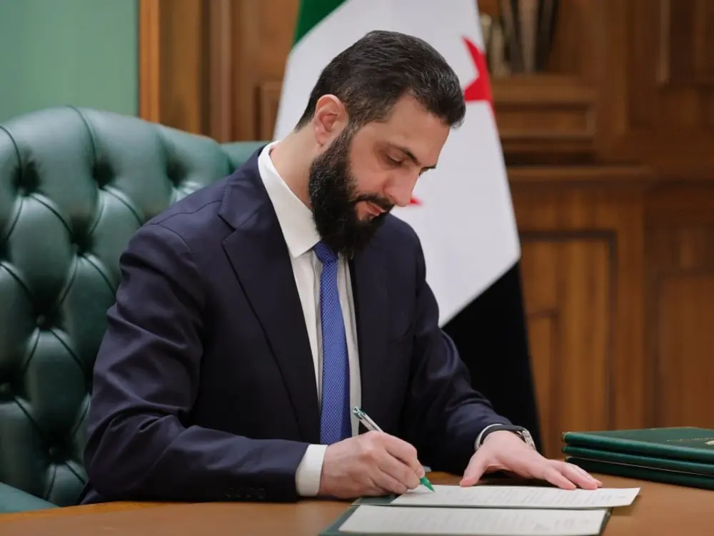 الرئيس الشرع يصدر مرسوماً بتعيين مظلوم عبدي مستشاراً لدى رئاسة الجمهورية