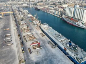 متجهة إلى الأردن والعراق.. مرفأ طرطوس يستقبل 29 ألف رأس من مواشي الترانزيت
