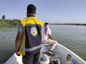 دير الزور.. الدفاع المدني يواصل بحثه عن طفل فقد في نهر الفرات