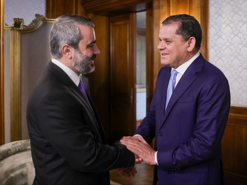 وزير الخارجية يبحث مع رئيس حكومة الوحدة الوطنية في ليبيا العلاقات الثنائية بين البلدين