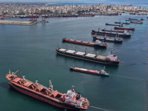 مرفأ اللاذقية يستقبل 394 باخرة ويتناول 2.86 مليون طن من البضائع