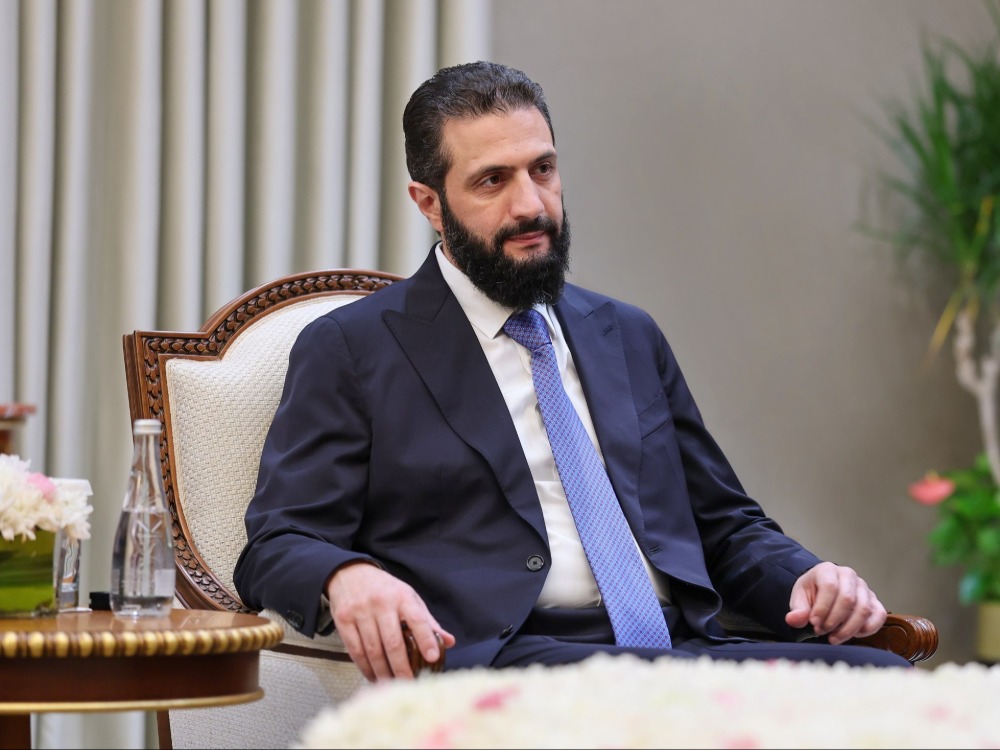 الرئيس الشرع يستقبل وزير الخارجية الدنماركي في قصر الشعب بدمشق