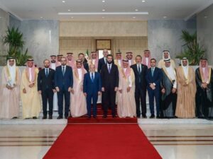 الرئيس الشرع يستقبل رئيس مجلس الأعمال السعودي - السوري لتعزيز التعاون الاقتصادي