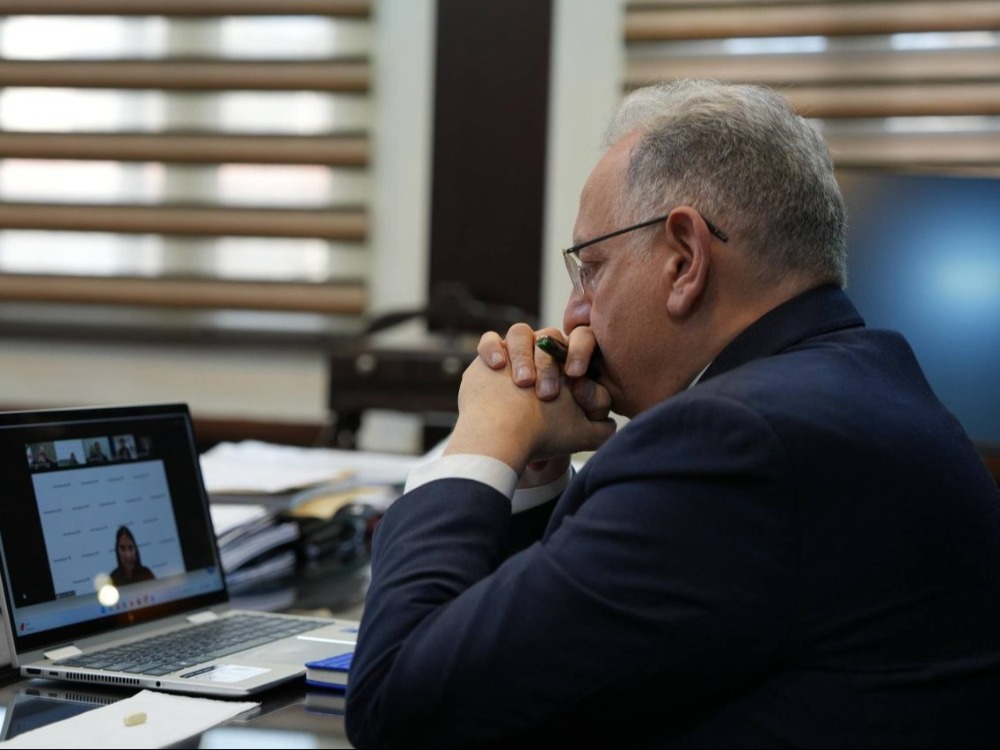وزير المالية يبحث مع بنك أوف أمريكا فرص اندماج سوريا بالنظام المالي الدولي