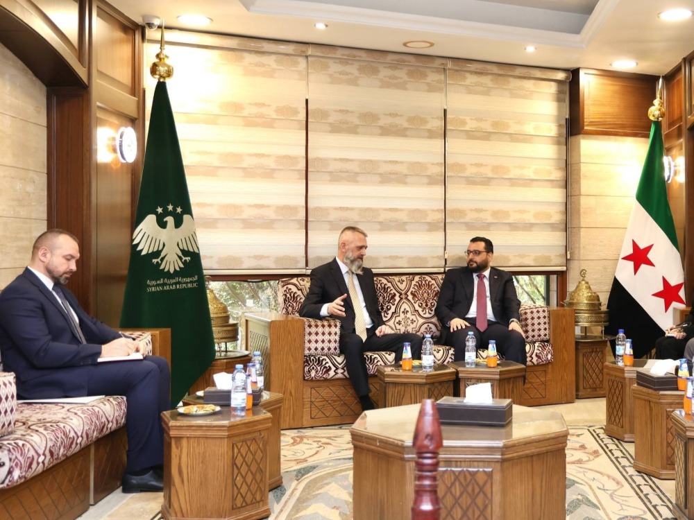 وزير الزراعة يبحث مع سفير بيلاروسيا تعزيز التعاون الزراعي بين البلدين