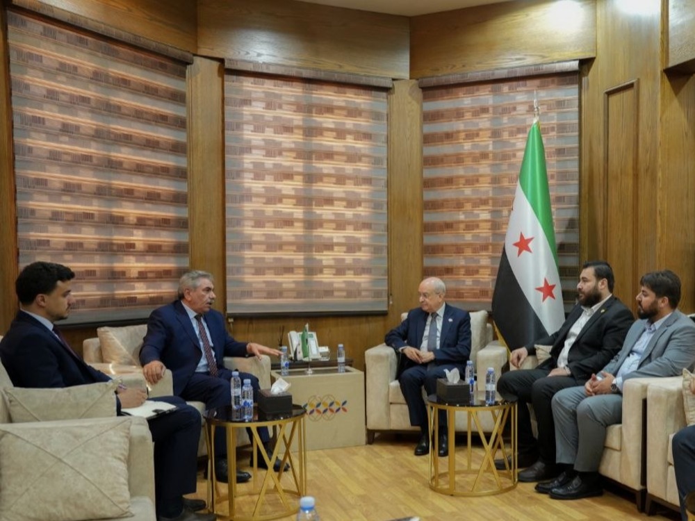 وزير النقل ومحافظ الحسكة يبحثان تطوير خدمات النقل في القامشلي