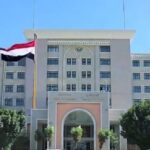 اليمن يدين الاعتداء الإسرائيلي على سيارة مدنية بريف دمشق