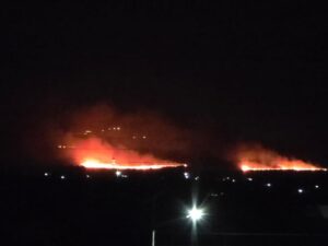 القنيطرة٠٠ قذيفة إسرائيلية تشعل حريقاً في أراضٍ زراعية جنوبي جباتا الخشب