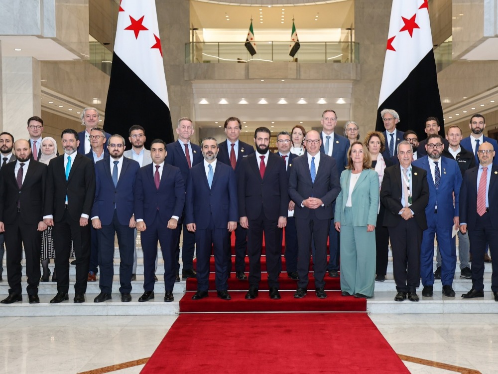 الرئيس الشرع يعقد اجتماع طاولة مستديرة مع وفد ألماني رفيع المستوى