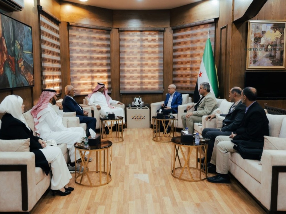 وزير النقل يبحث مع "الرواف والكواتي" الإجراءات اللازمة للبدء بمشروع طريق دمشق–تدمر–دير الزور