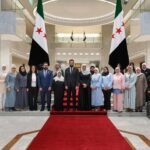 الرئيس الشرع يستقبل في قصر الشعب عدداً من عائلات المفقودين