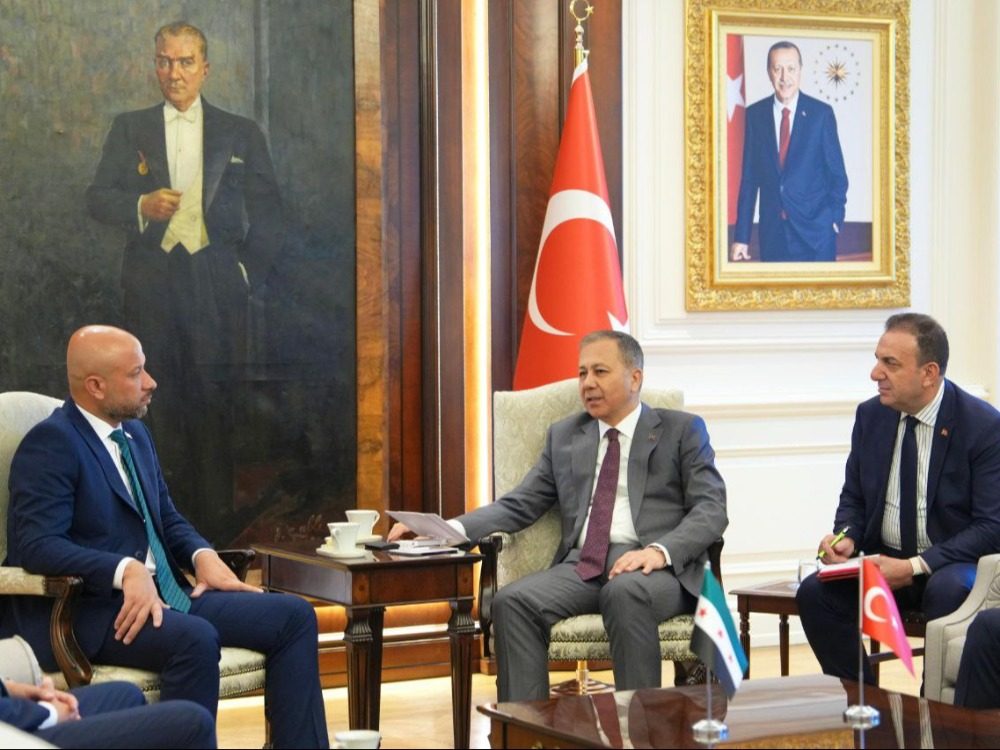 وزير الطوارئ يلتقي وزير الداخلية التركي لتقييم فرص التعاون وتبادل الخبرات