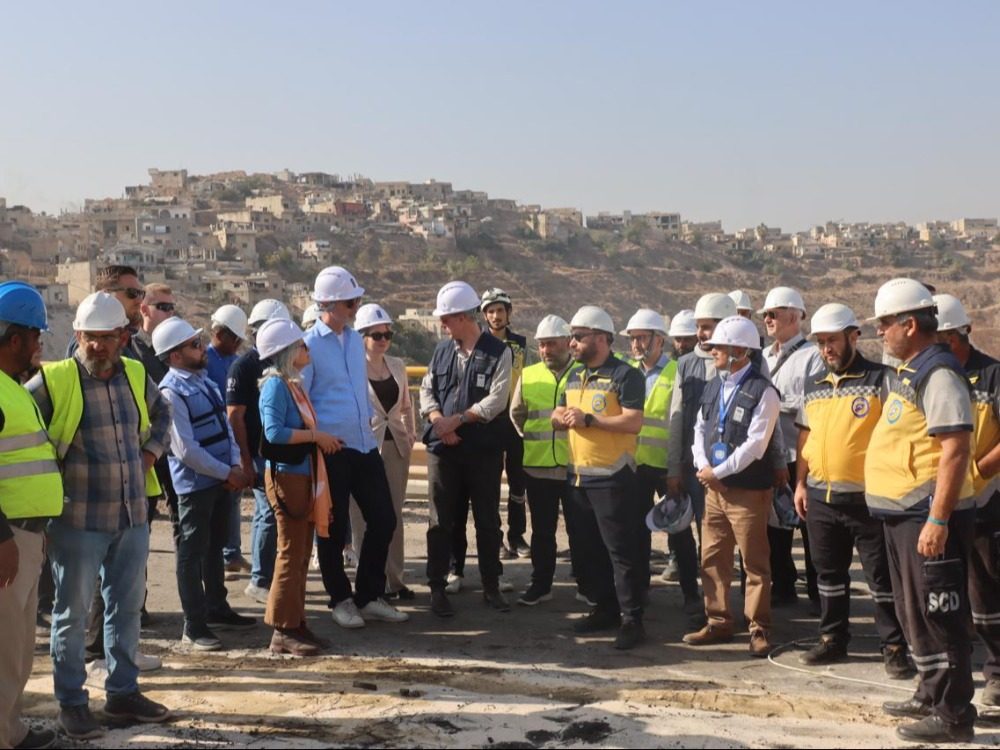 وفد ألماني يزور مشروع ترميم جسر الرستن للاطلاع على سير الأعمال