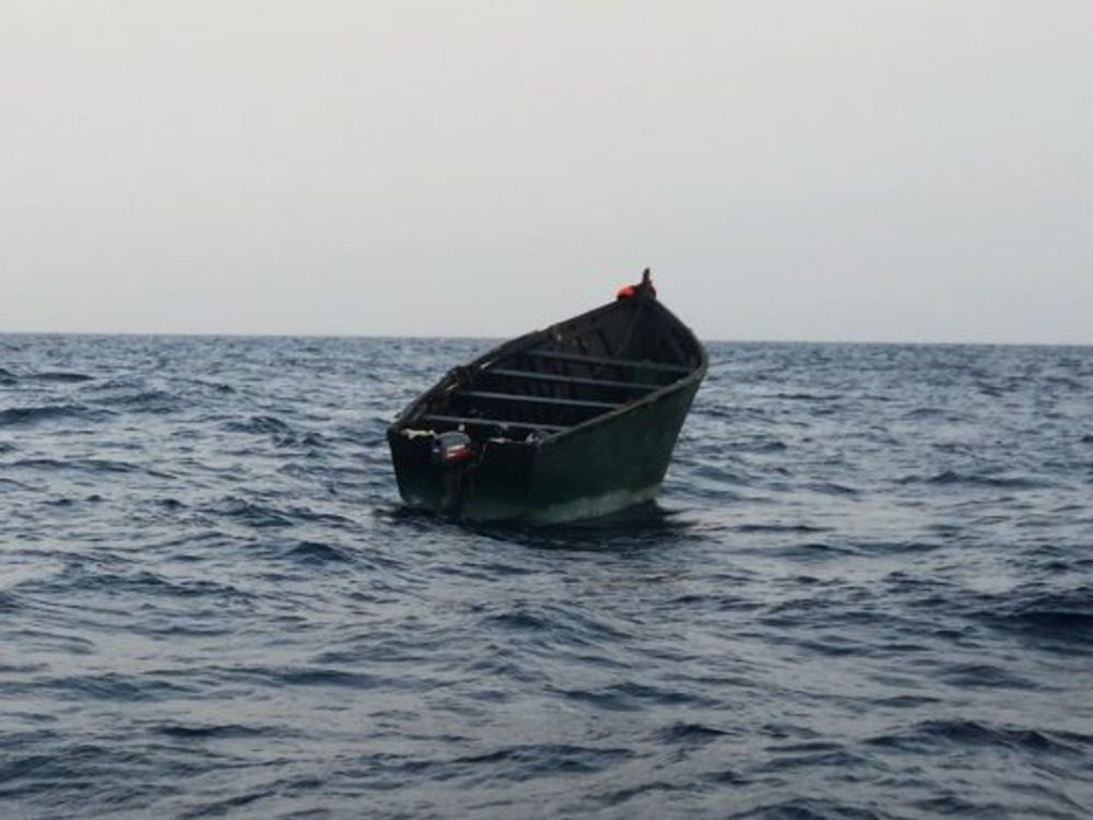 طرطوس.. وفاة شخص وإنقاذ آخر بعد غرق قارب صيد قرب جزيرة أرواد