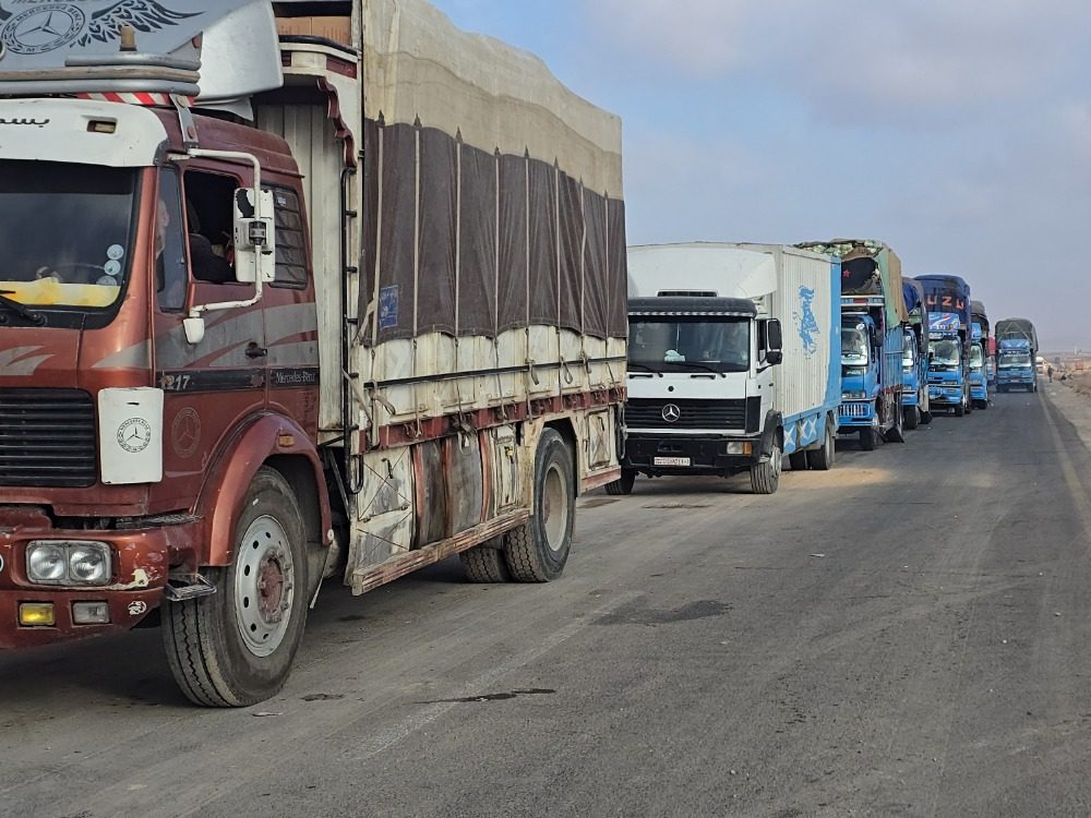 Aid convoys أكثر من مئة شاحنة تجارية وإغاثية تدخل السويداء