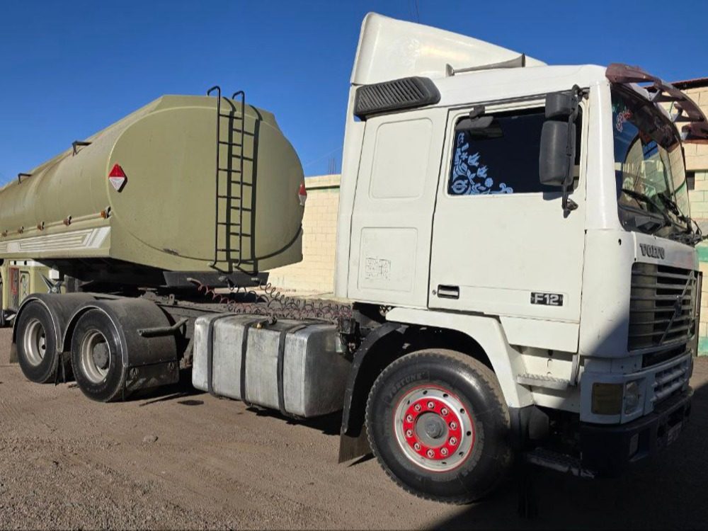 Aid بتوجيه من المحافظ.. قافلة محروقات تدخل إلى السويداء