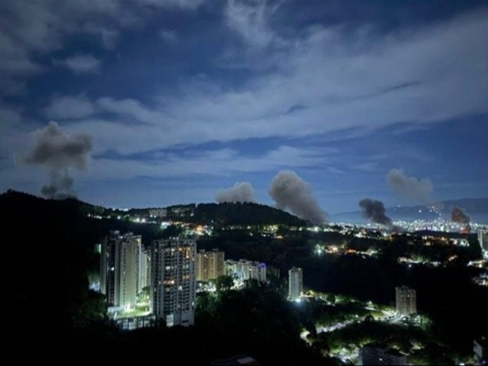 الولايات المتحدة تنفذ ضربات جوية في فنزويلا وترامب يعلن اعتقال مادورو وزوجته