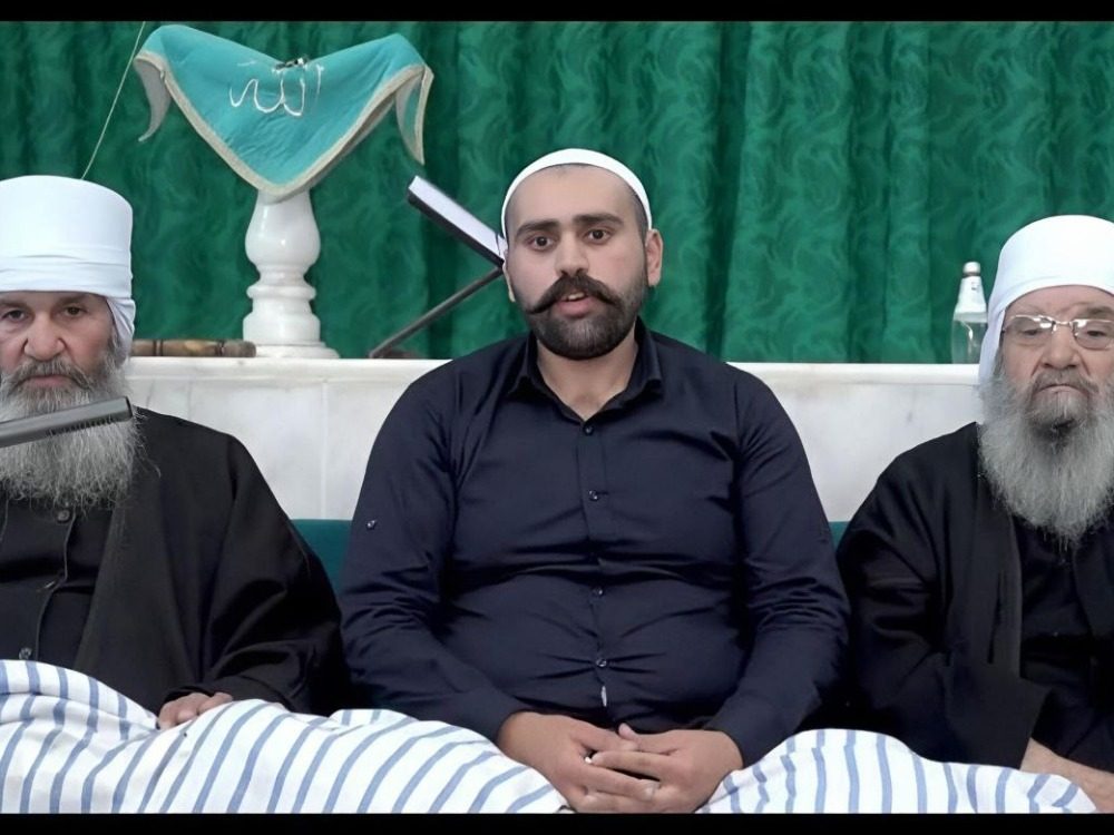 Al-Kaiwan آل كيوان: نرفض أن يتحوّل جبل العرب إلى دويلة افتراضية يحكمها من لا شرعية له ولا نستقوي إلا بالدولة