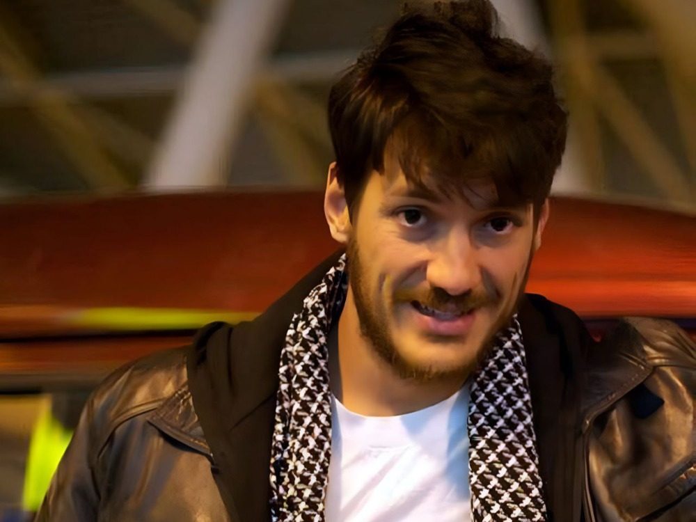 American journalist Austin (2) ضابط بالنظام البائد خلال مقابلة مع "CNN": الصحفي الأمريكي تايس أُعدم بأمر من الأسد