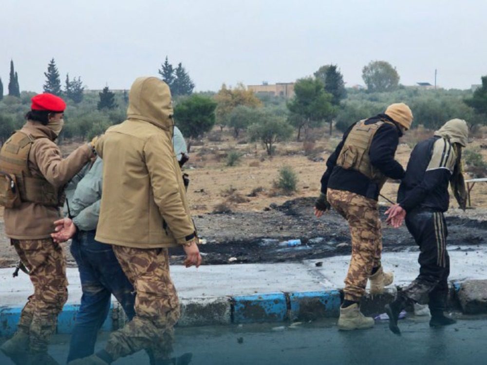 الجيش السوري يقبض على عناصر من تنظيم قسد وPKK في محيط الطبقة