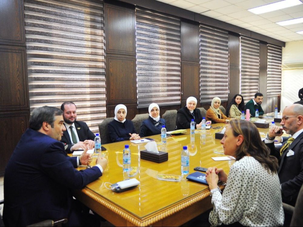 اتفاق بين المركزي وفيزا على خارطة طريق لبناء منظومة دفع رقمية حديثة