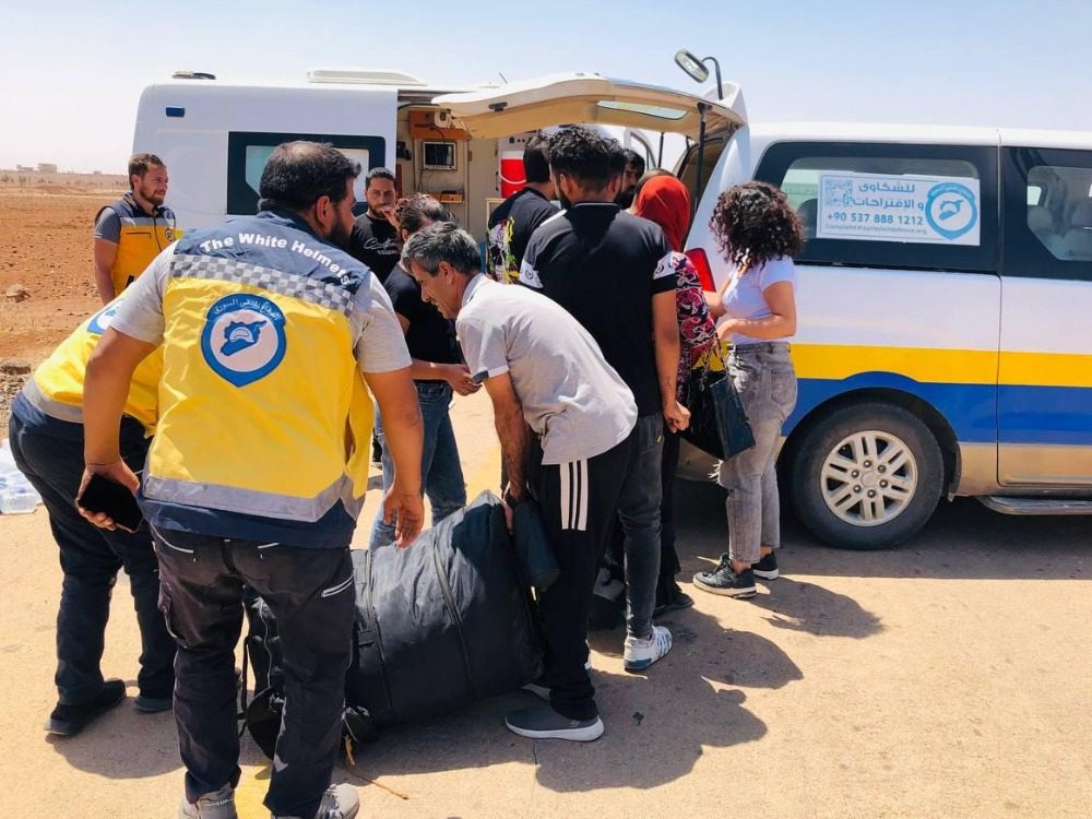 الدفاع المدني: تأمين 250 محتجز من ريف السويداء إلى مراكز في درعا