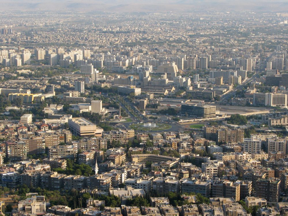 طقس مشمس ومستقر ودرجات الحرارة أعلى من معدلاتها في معظم المناطق