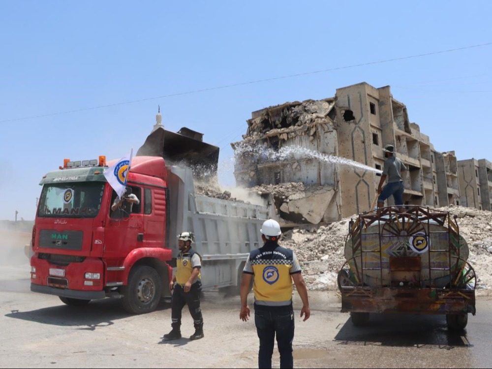 الدفاع المدني يزيل أكثر من 128 ألف متر مكعب من أنقاض أحياء حلب