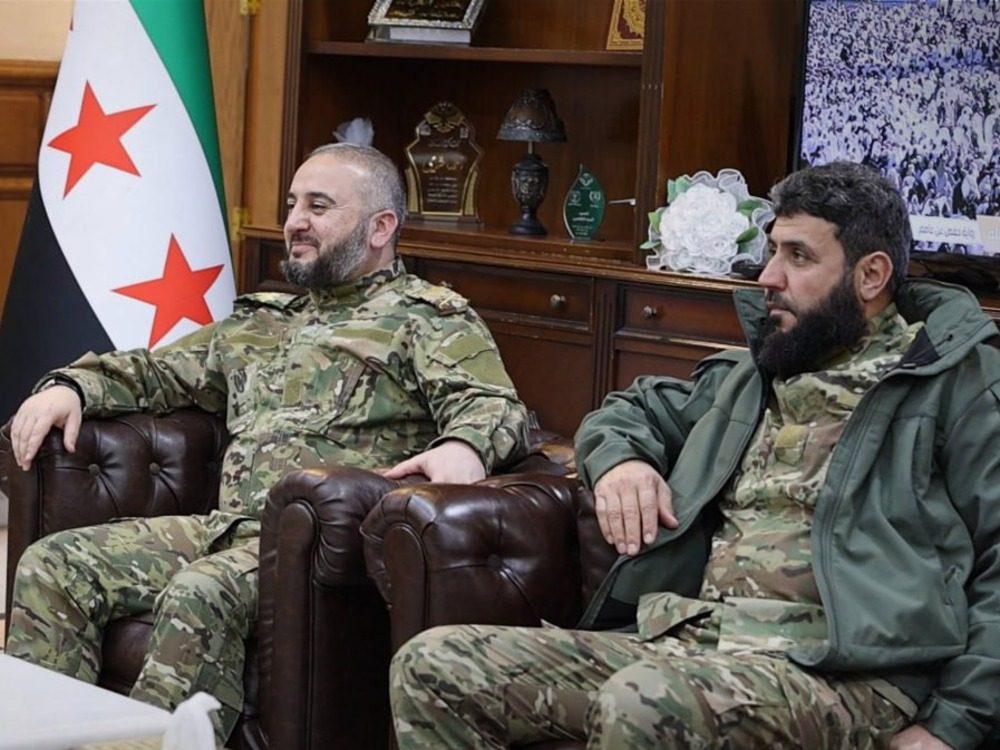 وزير الدفاع يبحث مع محافظ طرطوس تعزيز التعاون بين المؤسسة العسكرية والمجتمع المدني